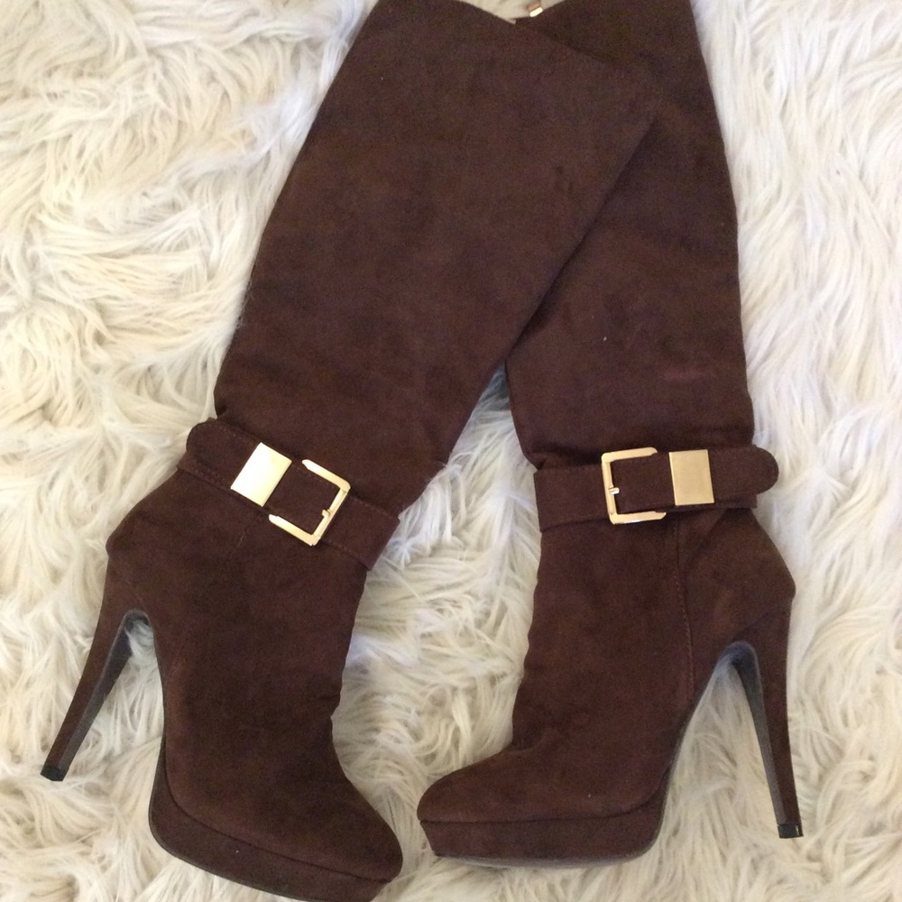 Never worn brown vegan suede boot